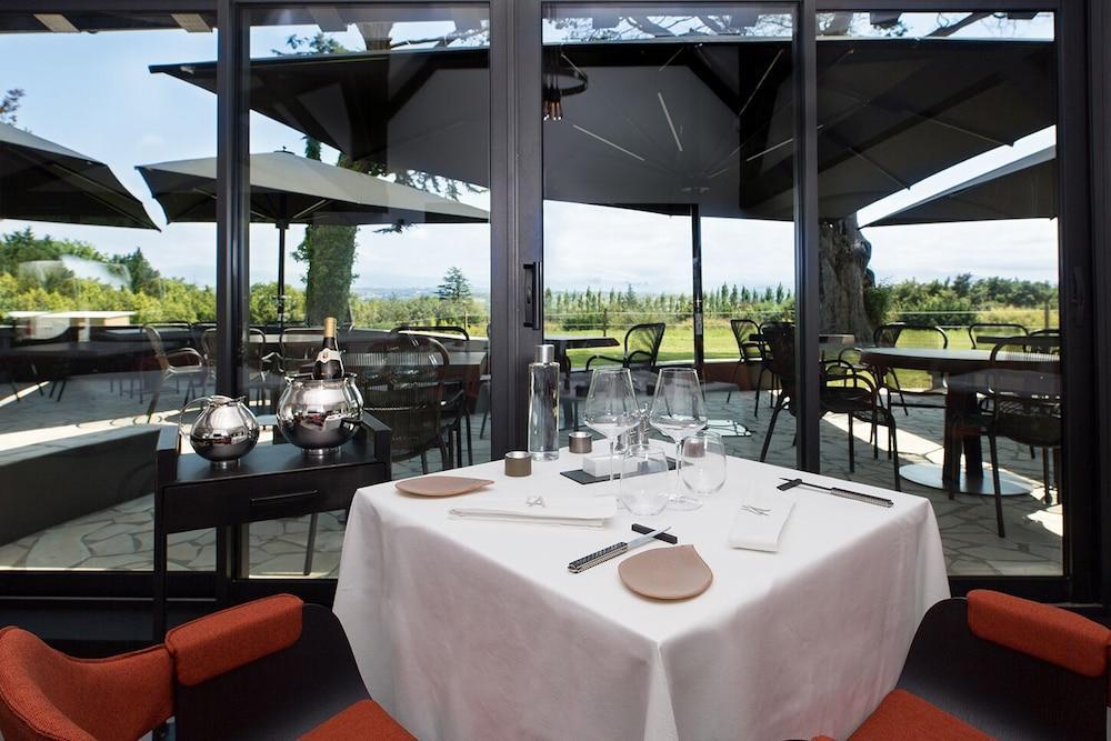 Chateau Du Clair De Lune - Boutique Luxury Hotel