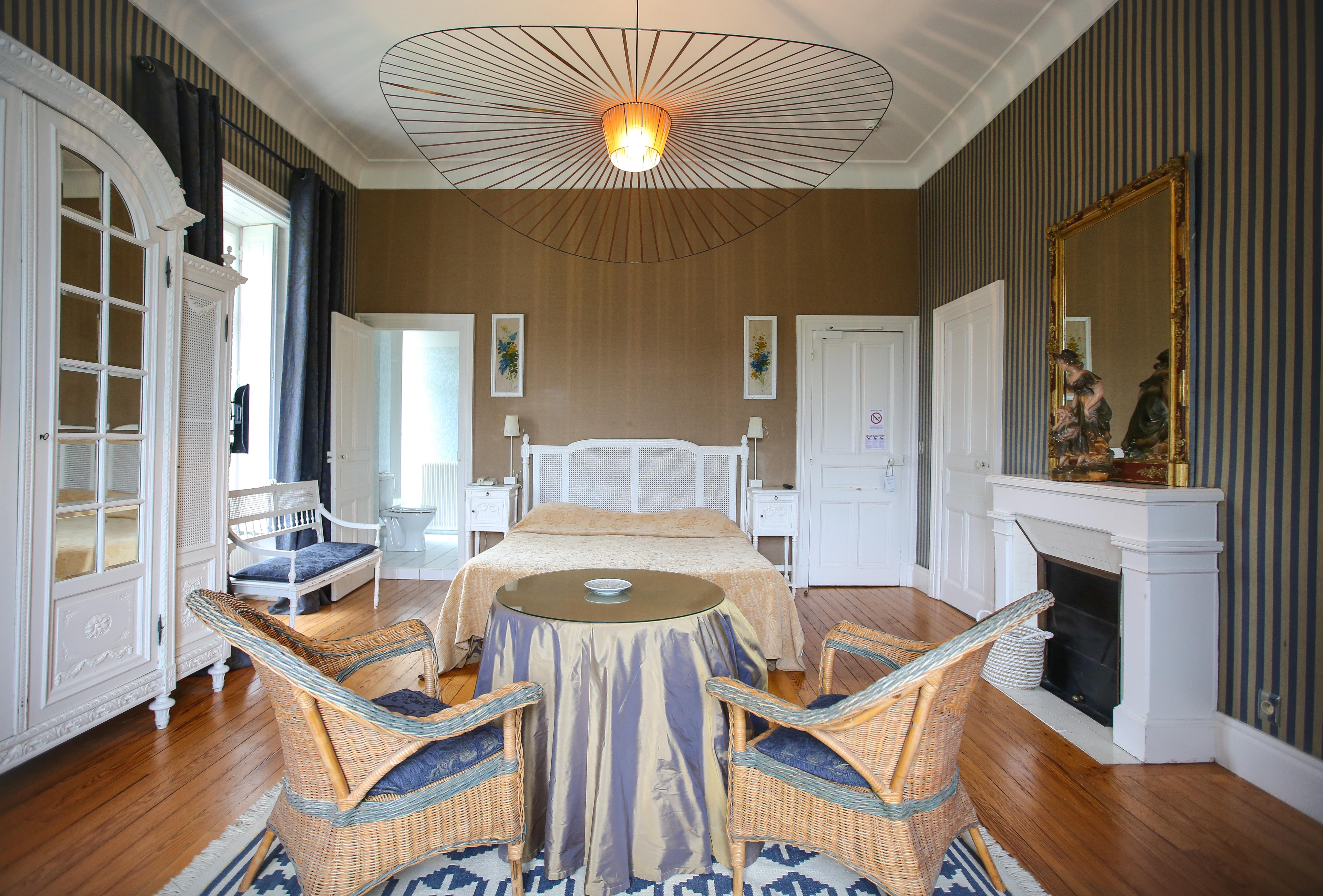 Hotel Chateau Du Clair De Lune - Boutique Luxury Biarriz