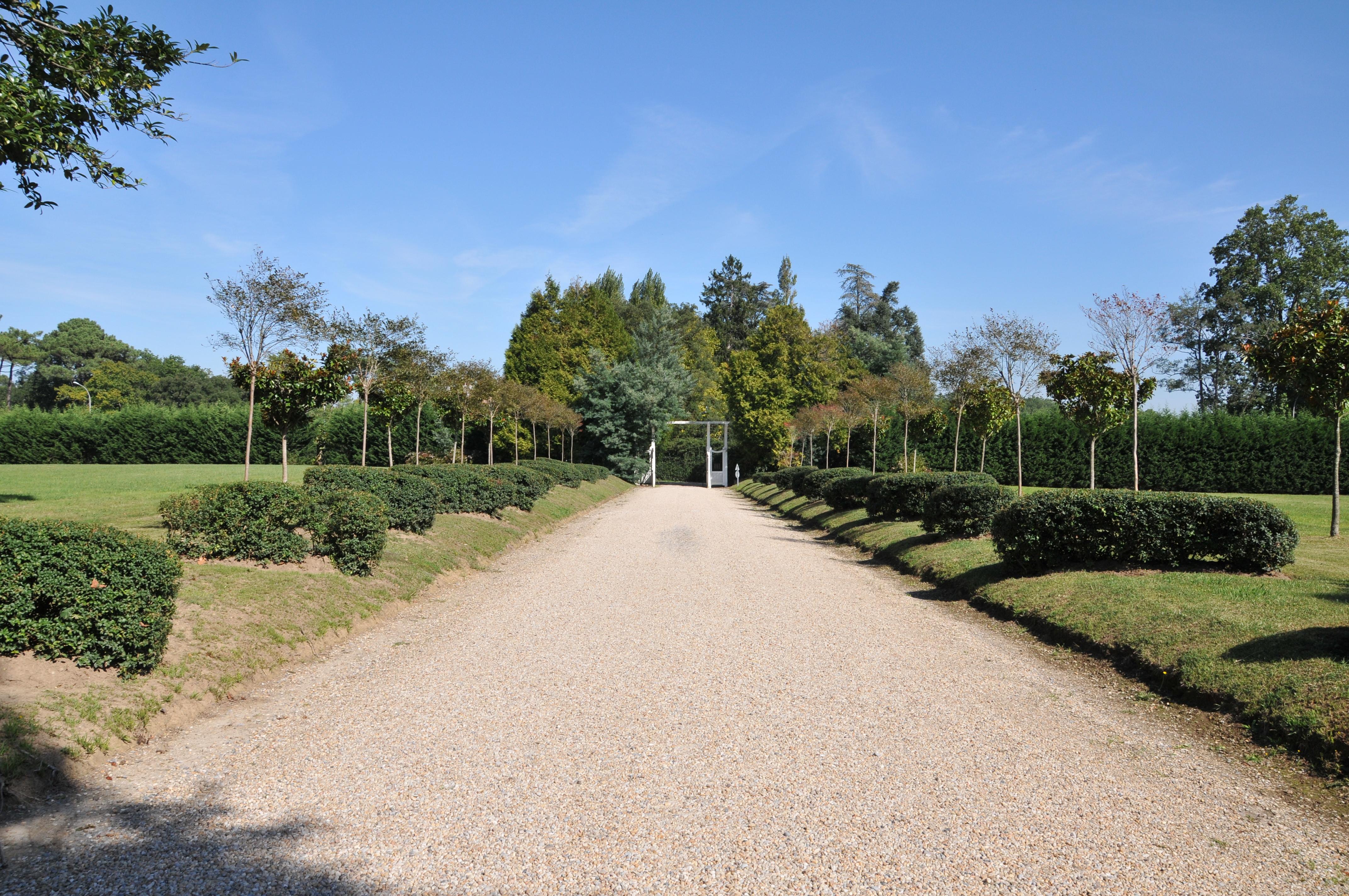 Chateau Du Clair De Lune - Boutique Luxury Hotel Biarriz