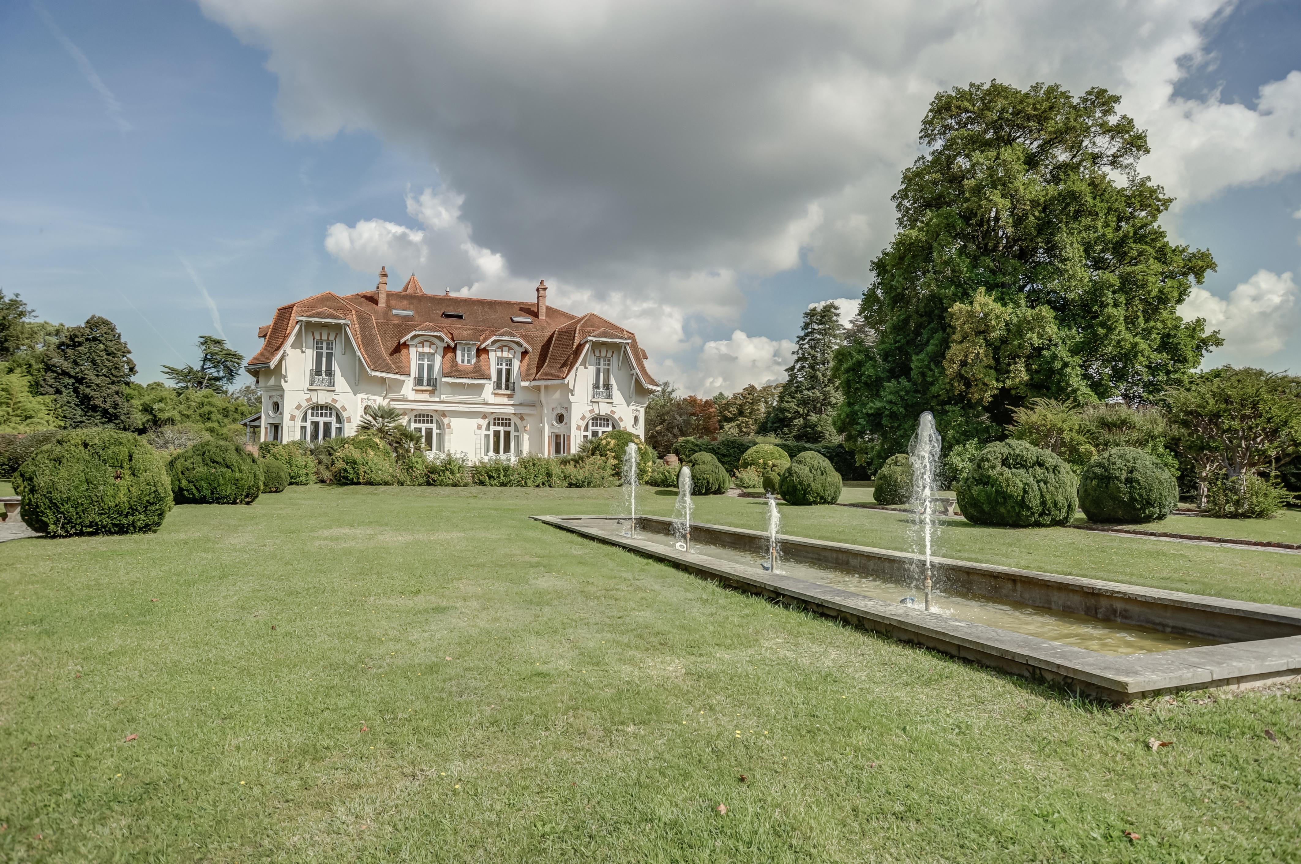 Chateau Du Clair De Lune - Boutique Luxury Biarriz