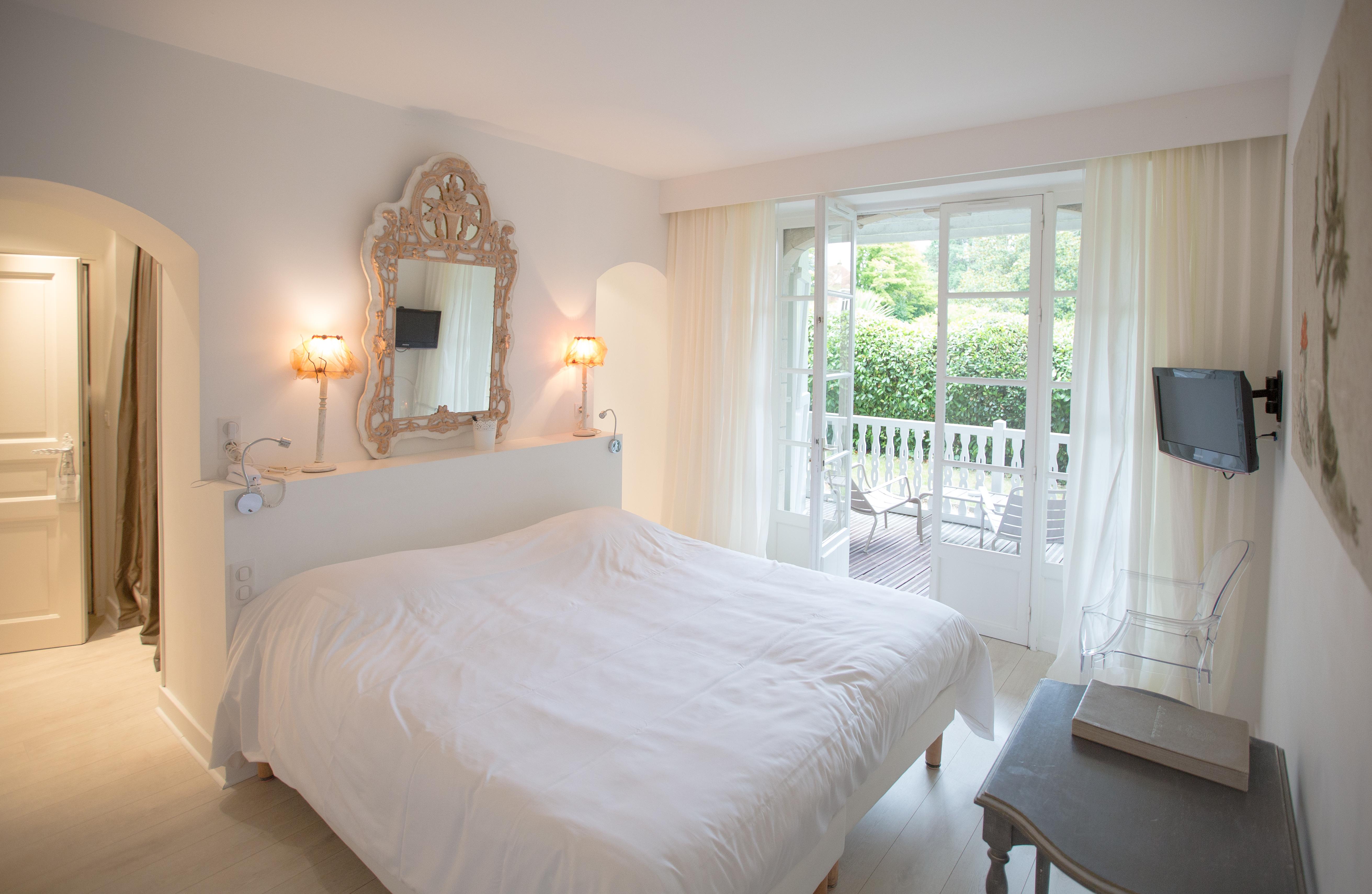Hotel Chateau Du Clair De Lune - Boutique Luxury 4*