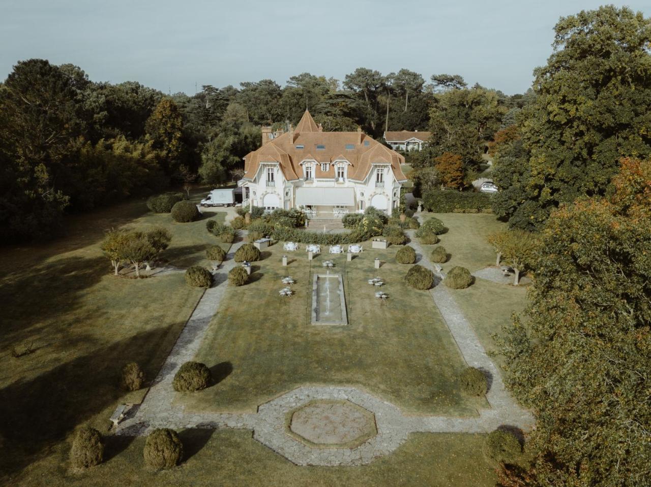 Chateau Du Clair De Lune - Boutique Luxury 4*